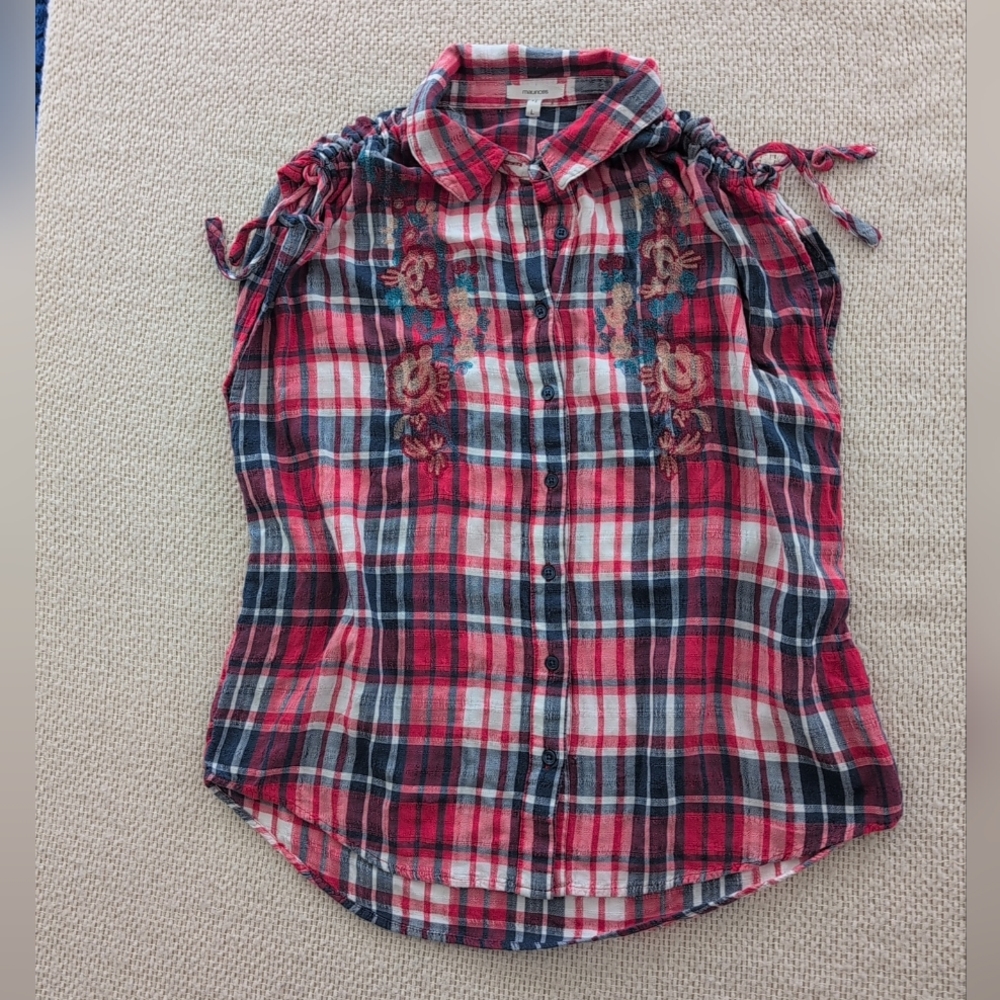 Maurices Top Shirt Women's L Red Plaid Adjustable Pull-tie‎ Shoulder Embroidered